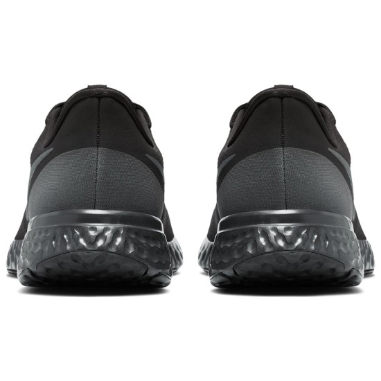 Nike Revolution 5